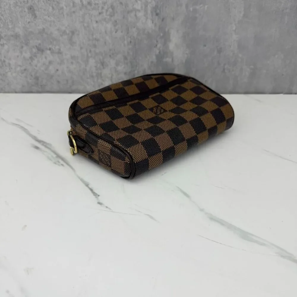 Louis Vuitton brand louis